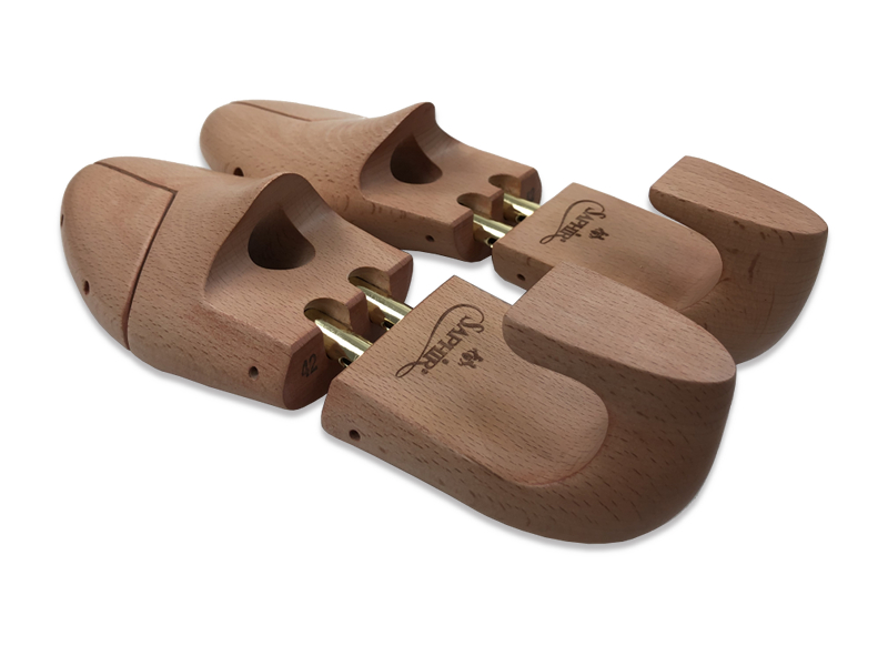 Embauchoirs et Formes A Forcer SAPHIR pour chaussures et bottines