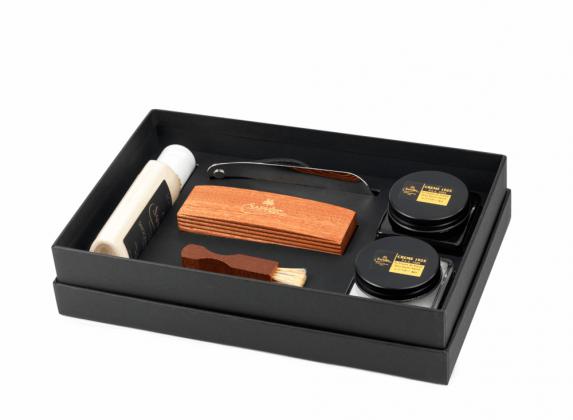 Coffret Cirage ESTHETE Saphir Médaille d'Or_thumbnail Coffret Cirage ESTHETE Saphir Médaille d'Or_thumbnail